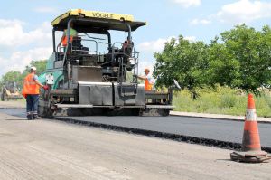 У Кіровоградській області відновили дорожні роботи